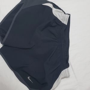 NIKE ACTIVE SHORTS